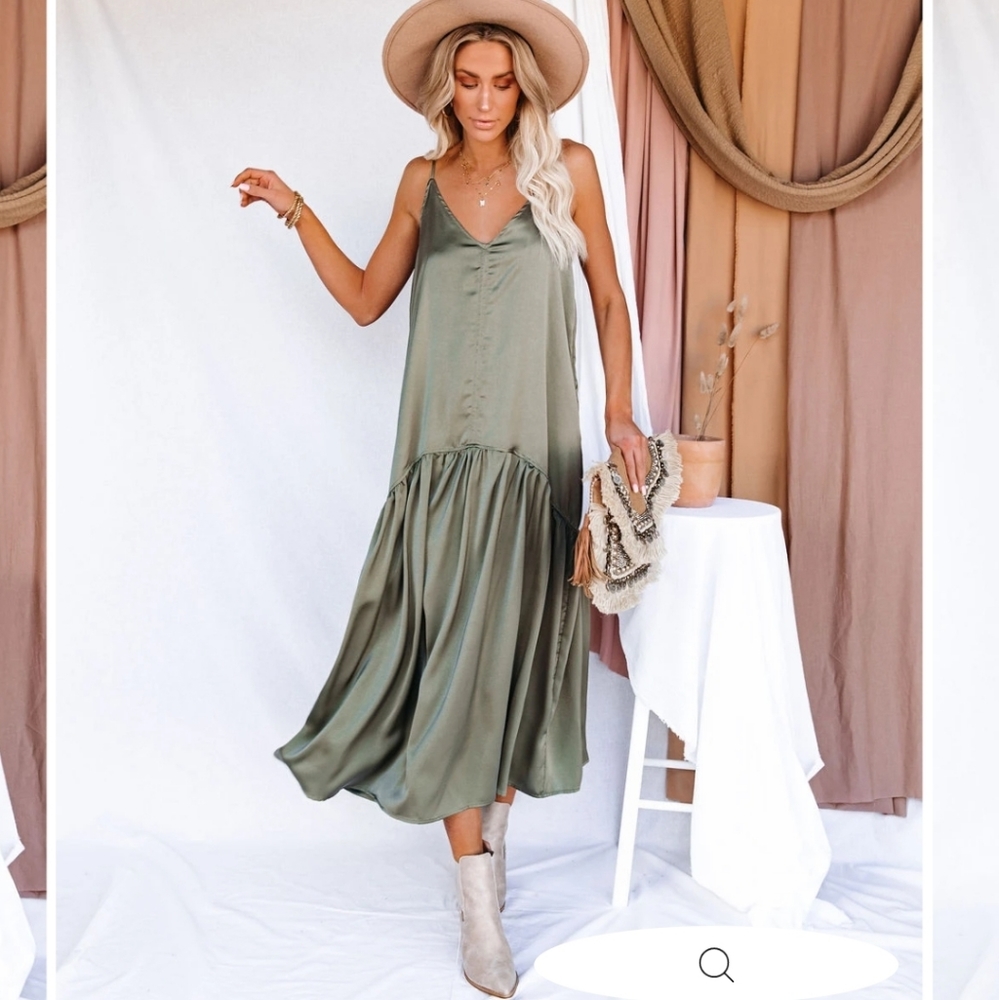 Vici large limelight satin maxi olive dress